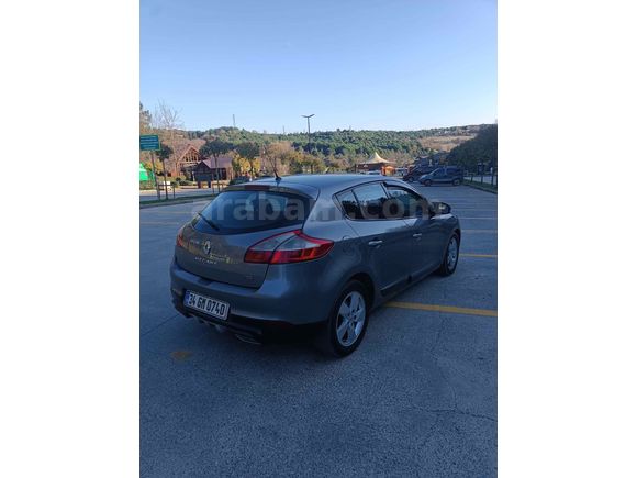 Sahibinden Renault Megane 1.5 dCi Expression 2009 Model  227.000 km Gri