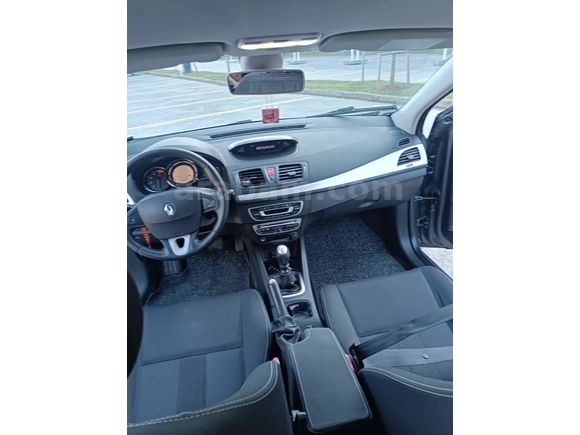 Sahibinden Renault Megane 1.5 dCi Expression 2009 Model  227.000 km Gri