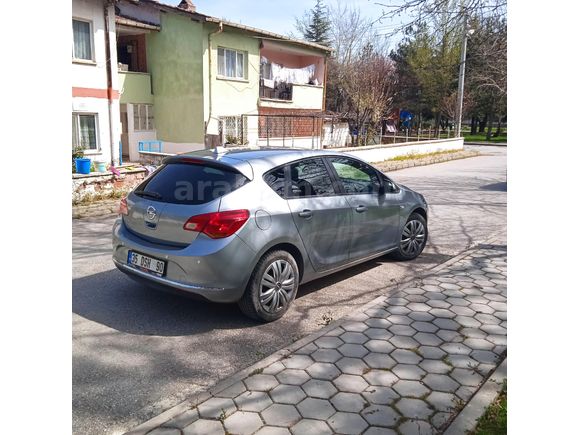 Astra 1.6 Edition 2015 Model Eskişehir 86600 km