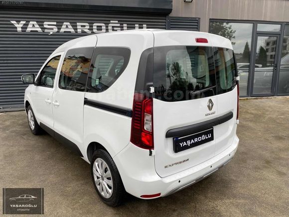 YAŞAROĞLU | 2022 RENAULT EXPRESS COMBİ / 102 BİN KM HATASIZ