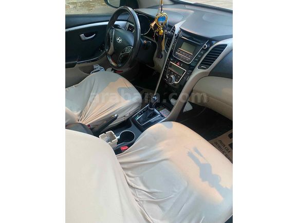  Hyundai i30 1.6 CRDi Elite cam tavan