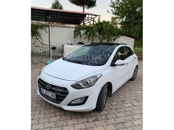  Hyundai i30 1.6 CRDi Elite cam tavan