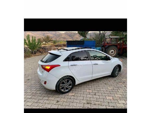  Hyundai i30 1.6 CRDi Elite cam tavan