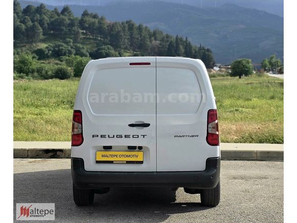 2025 PEUGEOT OTMTİK PARTNER 1.5 COMFORT HATASIZ BOYASIZ 8400 KM