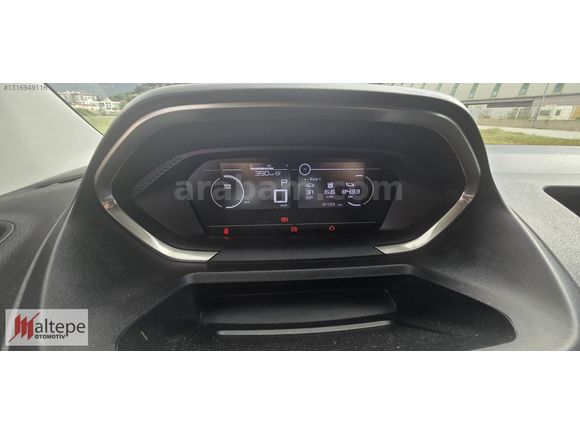 2025 PEUGEOT OTMTİK PARTNER 1.5 COMFORT HATASIZ BOYASIZ 8400 KM