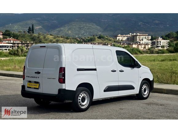 2025 PEUGEOT OTMTİK PARTNER 1.5 COMFORT HATASIZ BOYASIZ 8400 KM