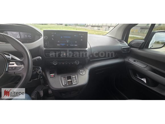 2025 PEUGEOT OTMTİK PARTNER 1.5 COMFORT HATASIZ BOYASIZ 8400 KM