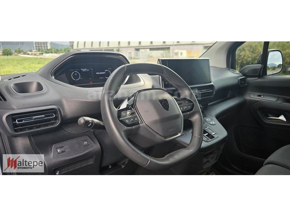 2025 PEUGEOT OTMTİK PARTNER 1.5 COMFORT HATASIZ BOYASIZ 8400 KM