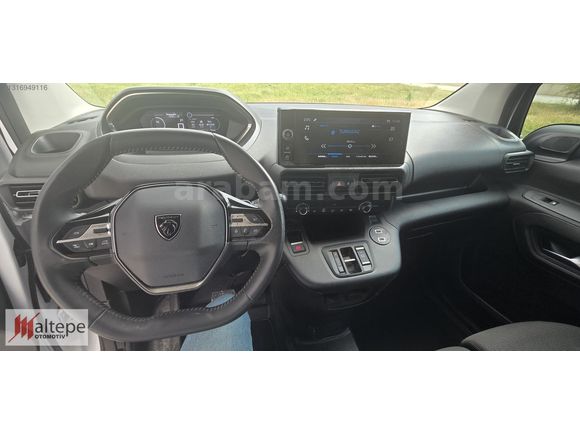 2025 PEUGEOT OTMTİK PARTNER 1.5 COMFORT HATASIZ BOYASIZ 8400 KM