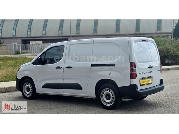 2025 PEUGEOT OTMTİK PARTNER 1.5 COMFORT HATASIZ BOYASIZ 8400 KM