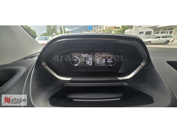 2025 PEUGEOT OTMTİK PARTNER 1.5 COMFORT HATASIZ BOYASIZ 8400 KM