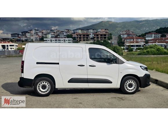 2025 PEUGEOT OTMTİK PARTNER 1.5 COMFORT HATASIZ BOYASIZ 8400 KM