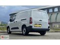 2025 PEUGEOT OTMTİK PARTNER 1.5 COMFORT HATASIZ BOYASIZ 8400 KM