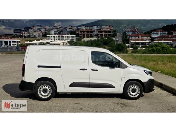 2025 PEUGEOT OTMTİK PARTNER 1.5 COMFORT HATASIZ BOYASIZ 8400 KM