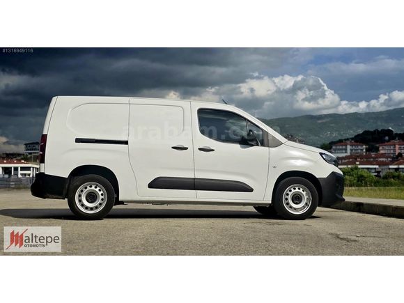 2025 PEUGEOT OTMTİK PARTNER 1.5 COMFORT HATASIZ BOYASIZ 8400 KM