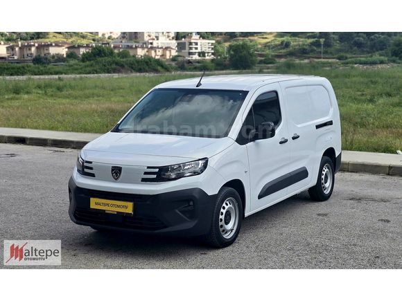 2025 PEUGEOT OTMTİK PARTNER 1.5 COMFORT HATASIZ BOYASIZ 8400 KM