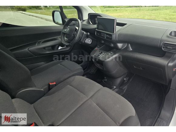 2025 PEUGEOT OTMTİK PARTNER 1.5 COMFORT HATASIZ BOYASIZ 8400 KM