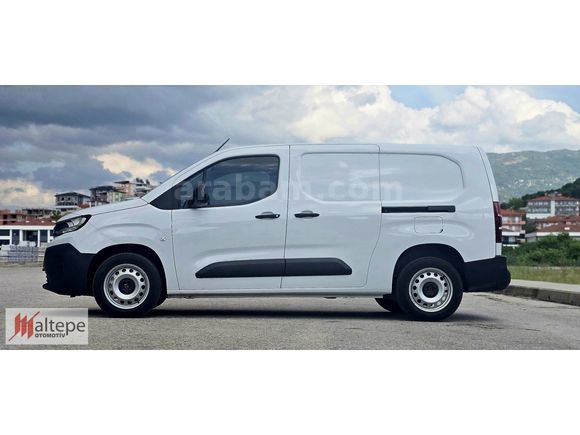 2025 PEUGEOT OTMTİK PARTNER 1.5 COMFORT HATASIZ BOYASIZ 8400 KM