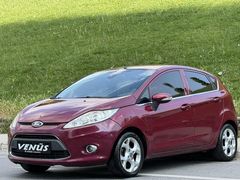 VENÜS OTO DAN 2010 MODEL 110.000 KM DE TİTANİUM FİESTA OTOMATİK