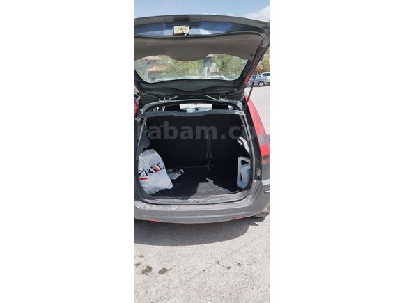 Sahibinden Ford Fusion 1.6 Lux 2004 Model  265.000 km Gri (titanyum)