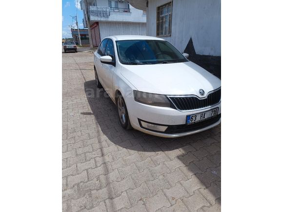 Sahibinden Skoda Rapid 1.4 TDI green tec Style 2015 Model  245.000 km Beyaz