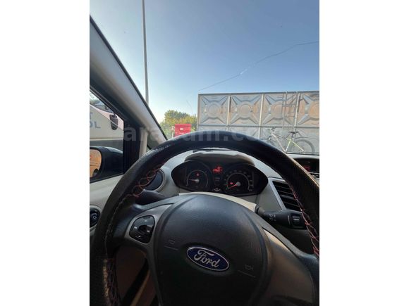 Sahibinden Ford Fiesta 1.4 TDCi Titanium 2011 Model Bursa 249.000 km Siyah