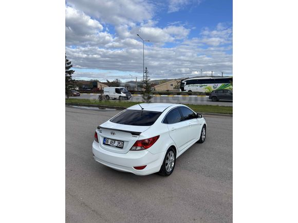 Sahibinden Hyundai Accent Blue 1.6 CRDI Mode Plus 2015 Model 