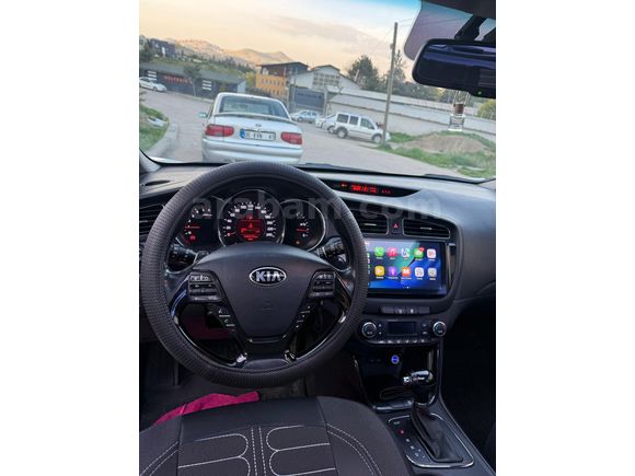 Sahibinden Kia Ceed 1.6 CRDi Concept Plus SW 2012 Model