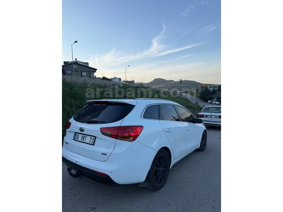 Sahibinden Kia Ceed 1.6 CRDi Concept Plus SW 2012 Model