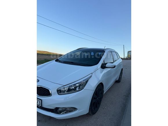 Sahibinden Kia Ceed 1.6 CRDi Concept Plus SW 2012 Model