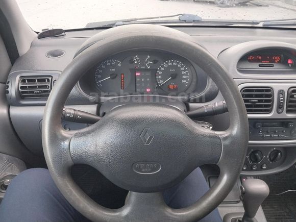 Sahibinden Renault Clio 1.4 RXT 2001 Model  198000 km Mavi