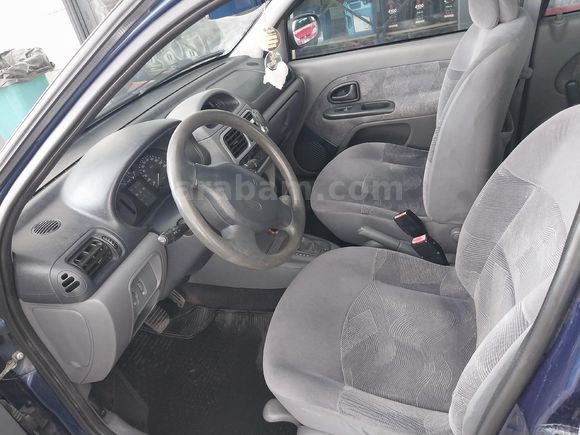 Sahibinden Renault Clio 1.4 RXT 2001 Model  198000 km Mavi