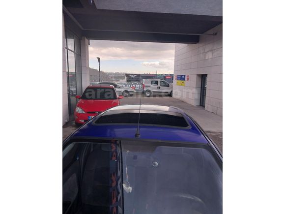 Sahibinden Renault Clio 1.4 RXT 2001 Model  198000 km Mavi