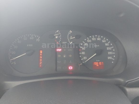 Sahibinden Renault Clio 1.4 RXT 2001 Model  198000 km Mavi