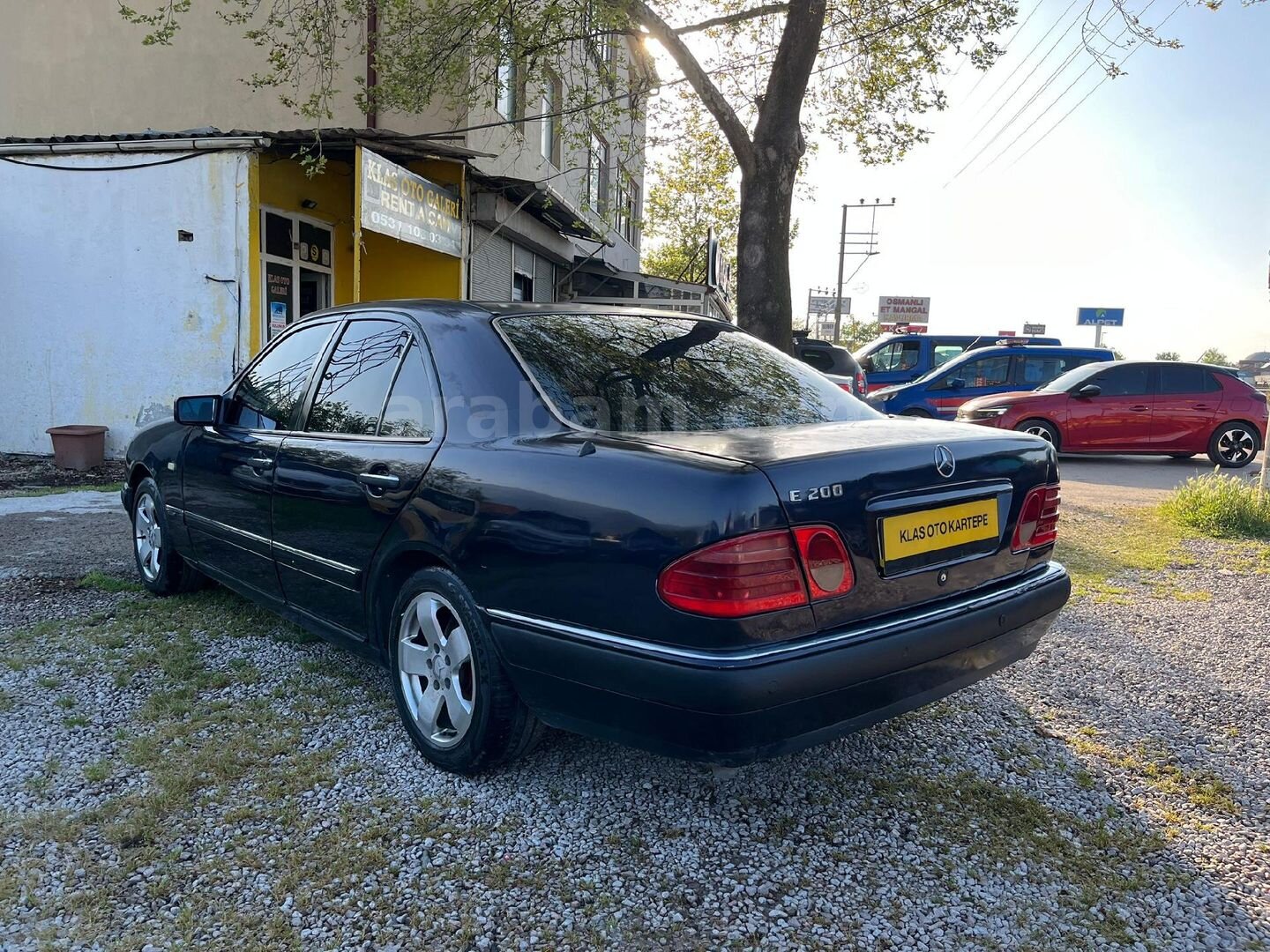 Galeriden Mercedes - Benz E 200 Avantgarde 1996 Model Kocaeli 370.000 km Mor 2