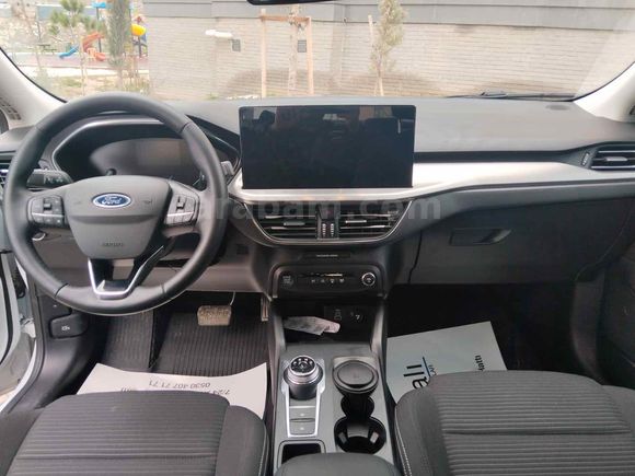   2024 FOCUS 1.5 ECOBLUE TITANIUM STİL / HATASIZ / 8.000 KM