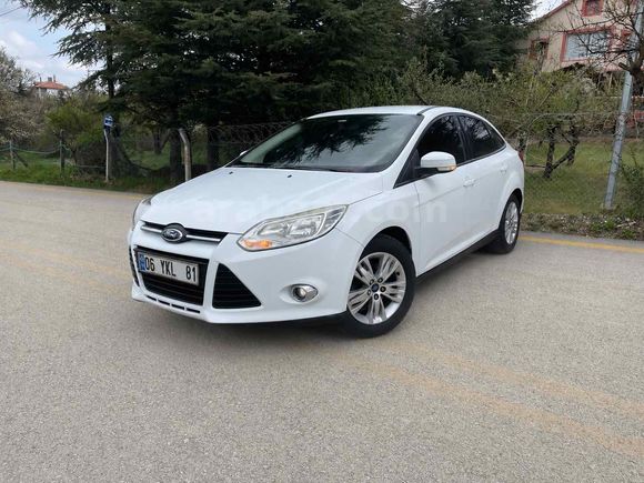 ACİLL Sahibinden DEĞİŞENSİZ FOCUSIII 1.6 TDCi  164bin kmde Trend X 2013 Model 