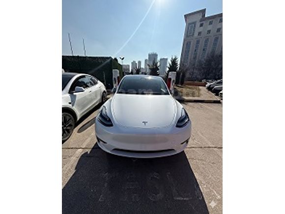 Sahibinden Tesla Model Y Standart Range 2025 Model GeliştirilmişOtopilot dahil 