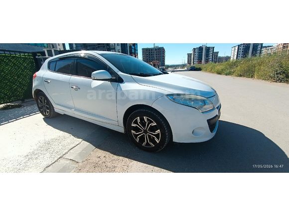 Sahibinden Renault Megane 1.5 dCi Dynamique 2012 Model  190.000 km Beyaz