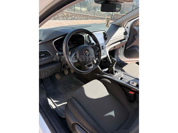 Sahibinden Renault Megane 1.3 TCe Touch 2025 Manuel 