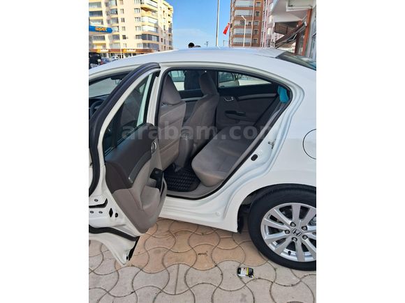 Sahibinden Honda Civic 1.6i VTEC Premium 2012 Model