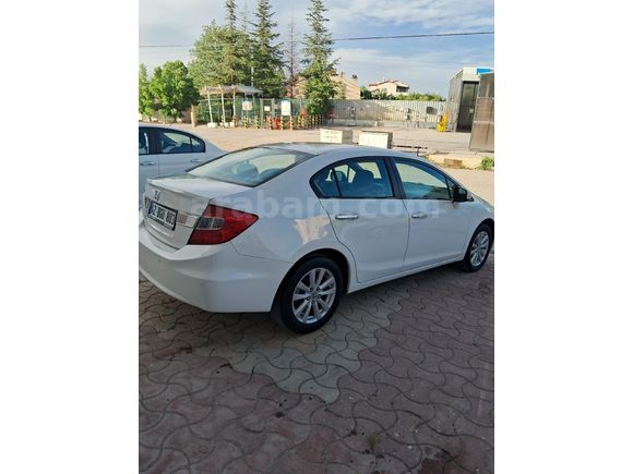 Sahibinden Honda Civic 1.6i VTEC Premium 2012 Model