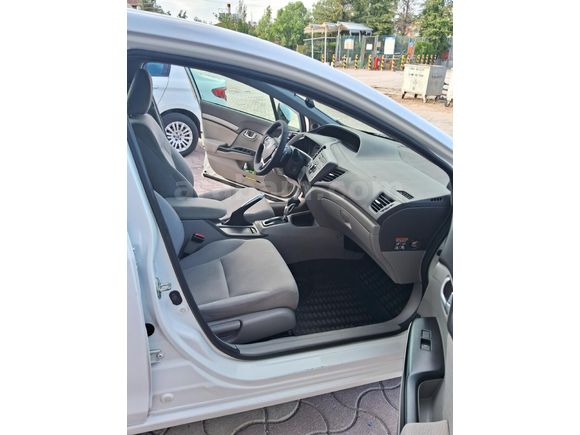 Sahibinden Honda Civic 1.6i VTEC Premium 2012 Model