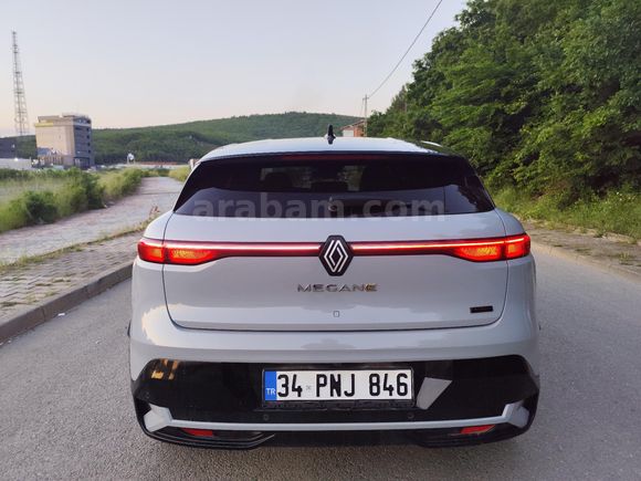 2024 ÇIKIŞLI HATASIZ DEĞİŞENSİZ BOYASIZ MEGAN E TECH 218HP EV60