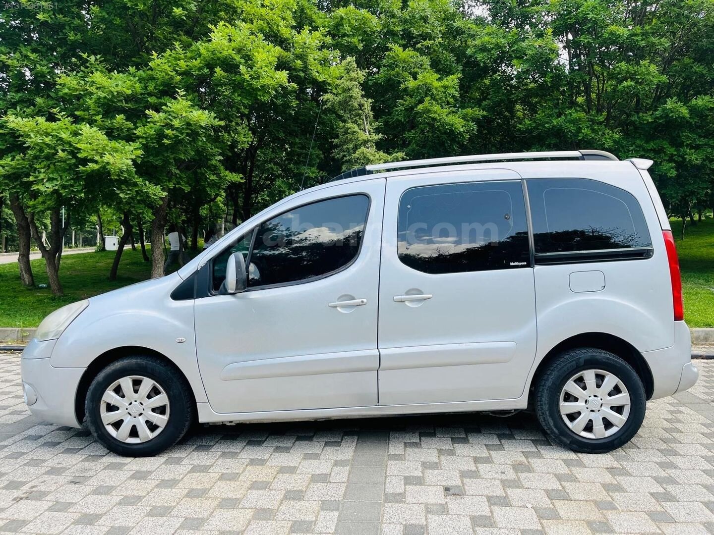 Galeriden Citroen Berlingo 1.6 HDi Combi SX 2011 Model Bursa 297.000 km Gri 4
