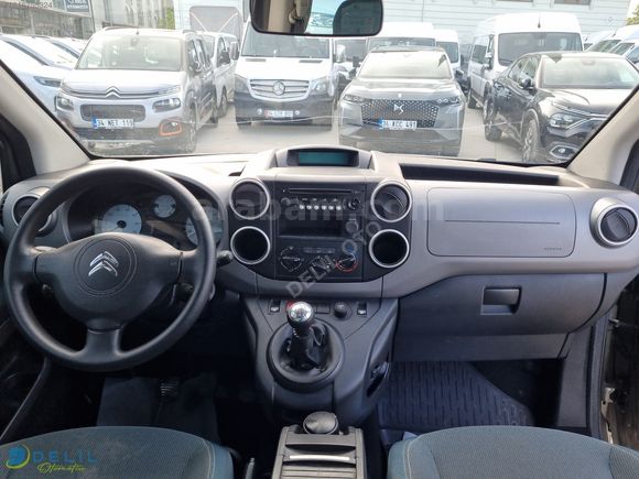 DELİL OTOMOTİV'DEN 2017 MODEL 137 BİN KM DE CİTROEN BERLİNGO