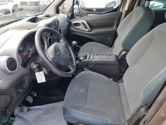 DELİL OTOMOTİV'DEN 2017 MODEL 137 BİN KM DE CİTROEN BERLİNGO