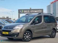DELİL OTOMOTİV'DEN 2017 MODEL 137 BİN KM DE CİTROEN BERLİNGO