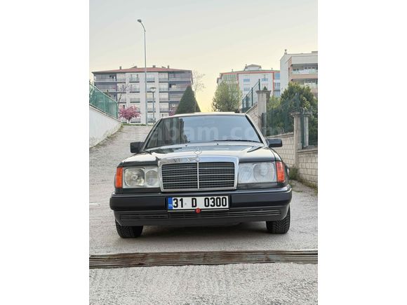 Klasik severlere Sahibinden Mercedes - Benz  300 D 1990 Model Ankara