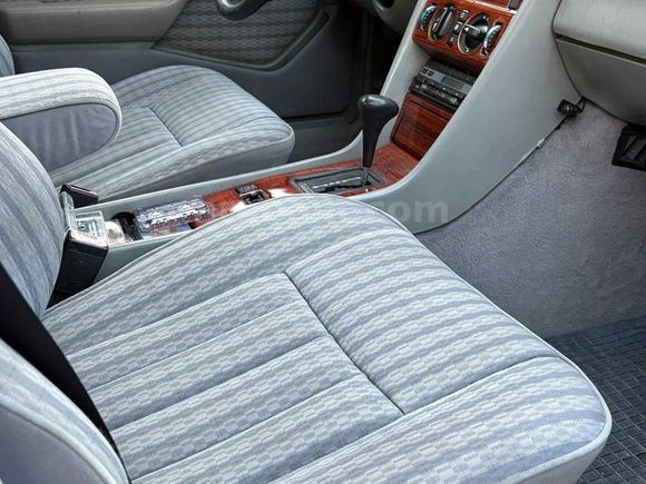 Klasik severlere Sahibinden Mercedes - Benz  300 D 1990 Model Ankara